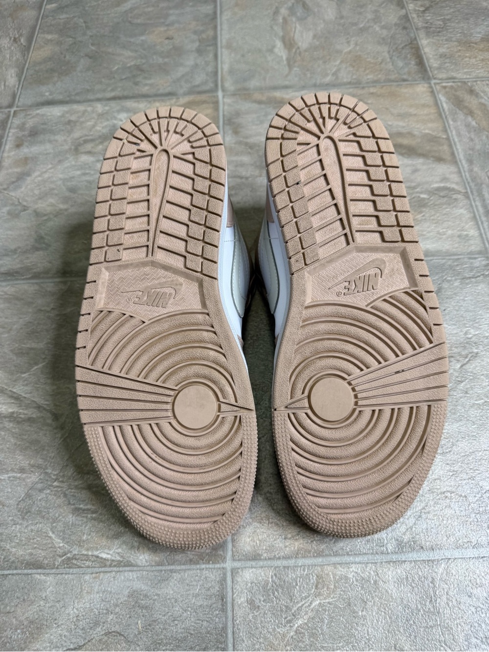Air Jordan 1 Low Particle Biege Women’s Shoe Size 10 Biege DC0774-120 Preowned - Picture 7 of 8